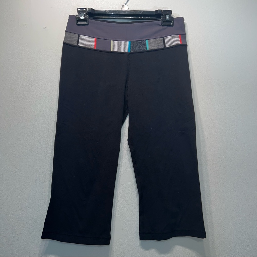 Lululemon Color Accents @ Waist Flare Style Knee Length Leggings Size 8